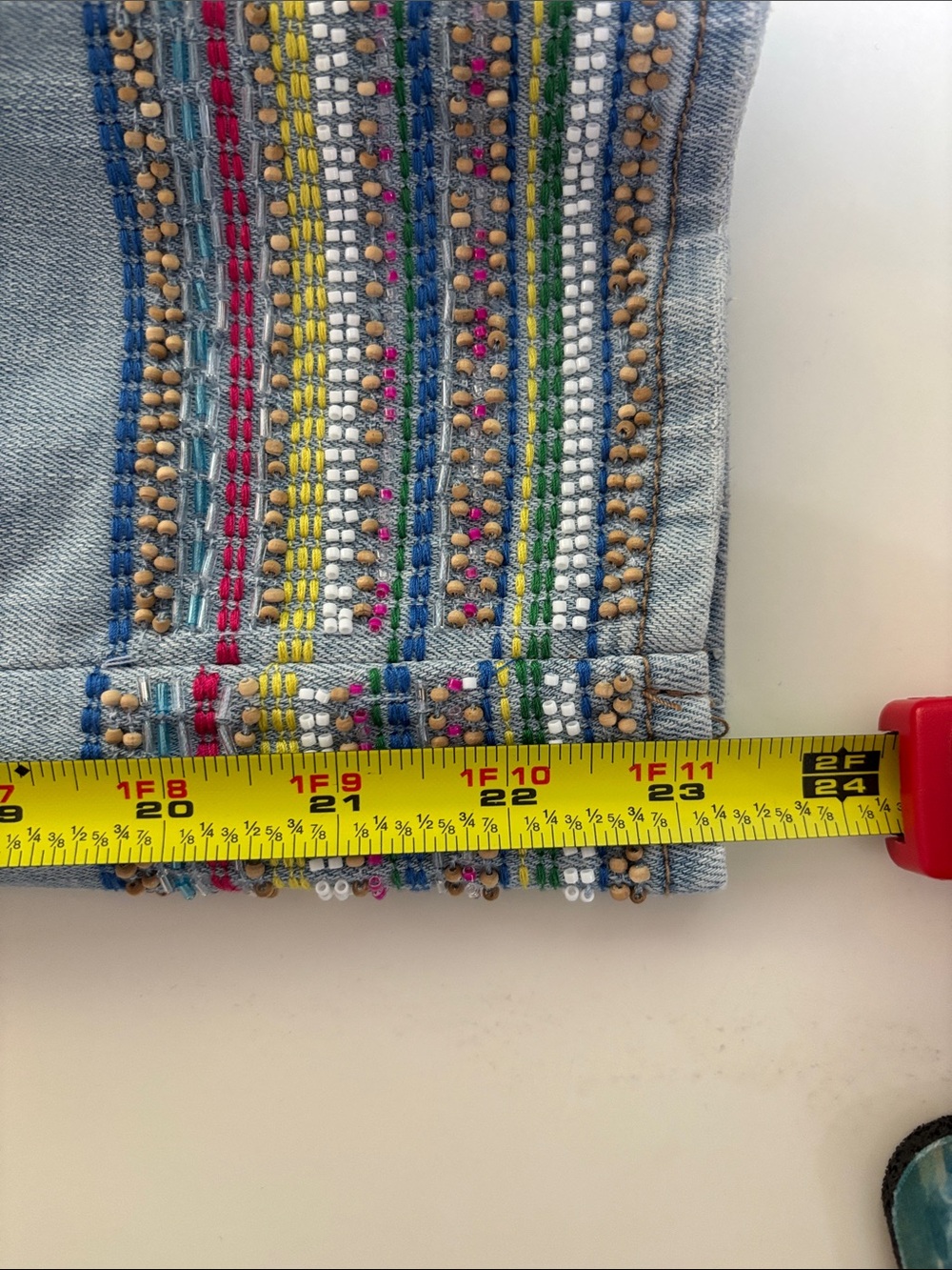 Chico's So Slimming Girlfriend Slim Leg Crop Light Blue Jean Beaded Trim Sz 10 - Picture 6 of 9
